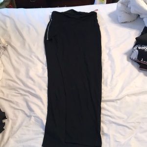 EXPOSED LEG Maxi Skirt with Heart shaped highwaist